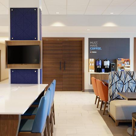 Holiday Inn Express & Suites Chicago - Matteson By Ihg Εξωτερικό φωτογραφία