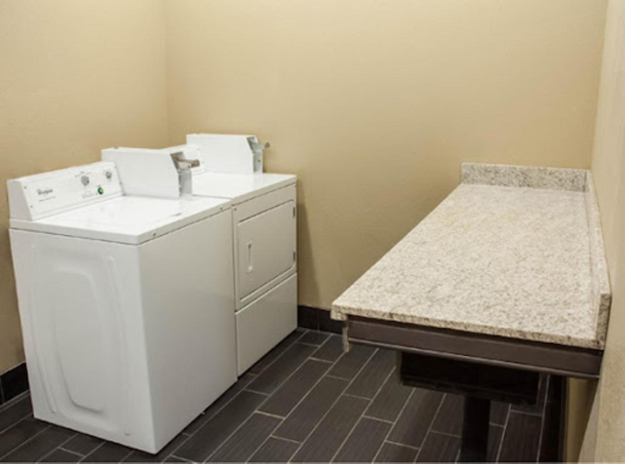 Holiday Inn Express & Suites Chicago - Matteson By Ihg Εξωτερικό φωτογραφία